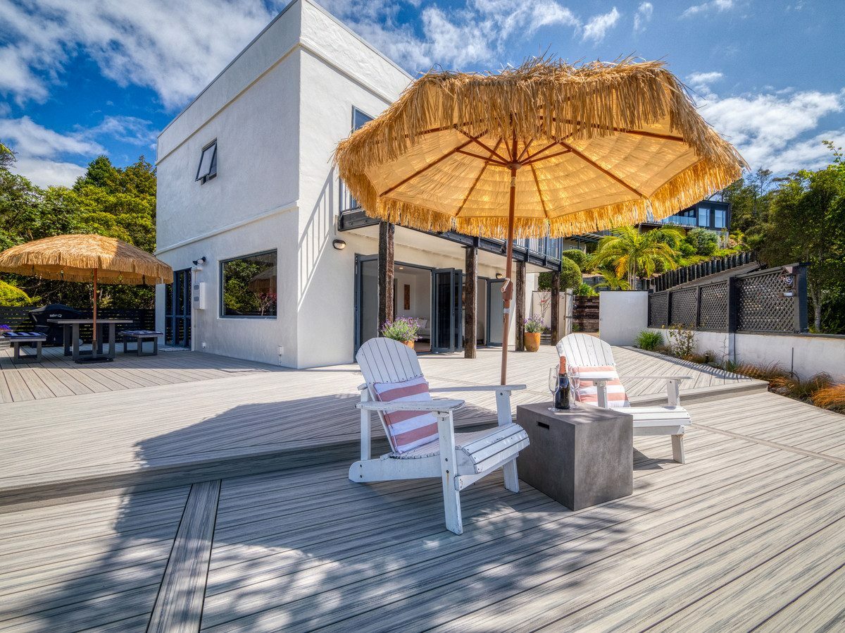 Elevated Coastal Elegance - Sun, Space and Spectacular Views