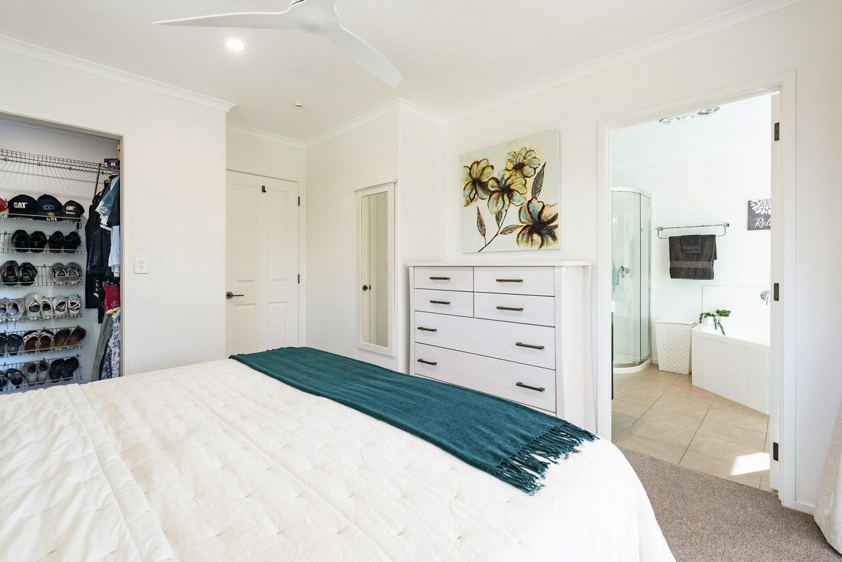 Stunning Riverside Retreat!