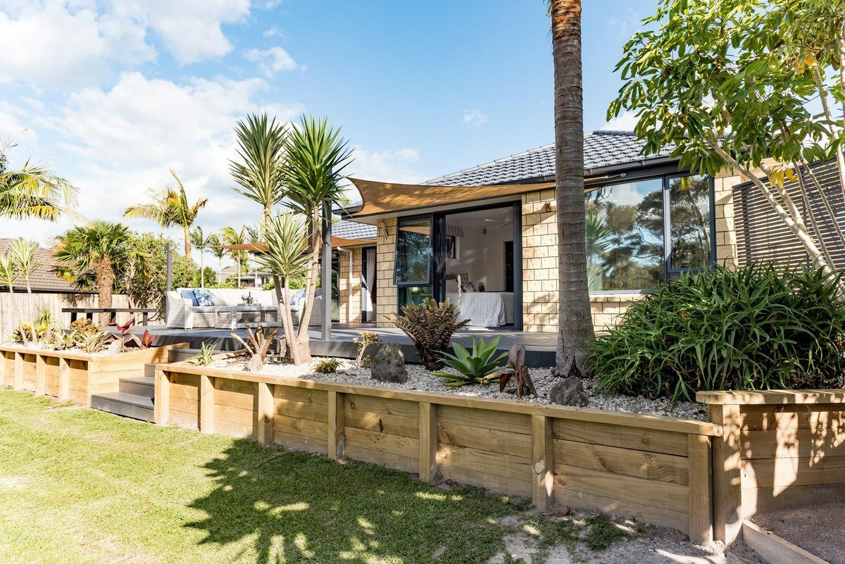 Stunning Riverside Retreat!