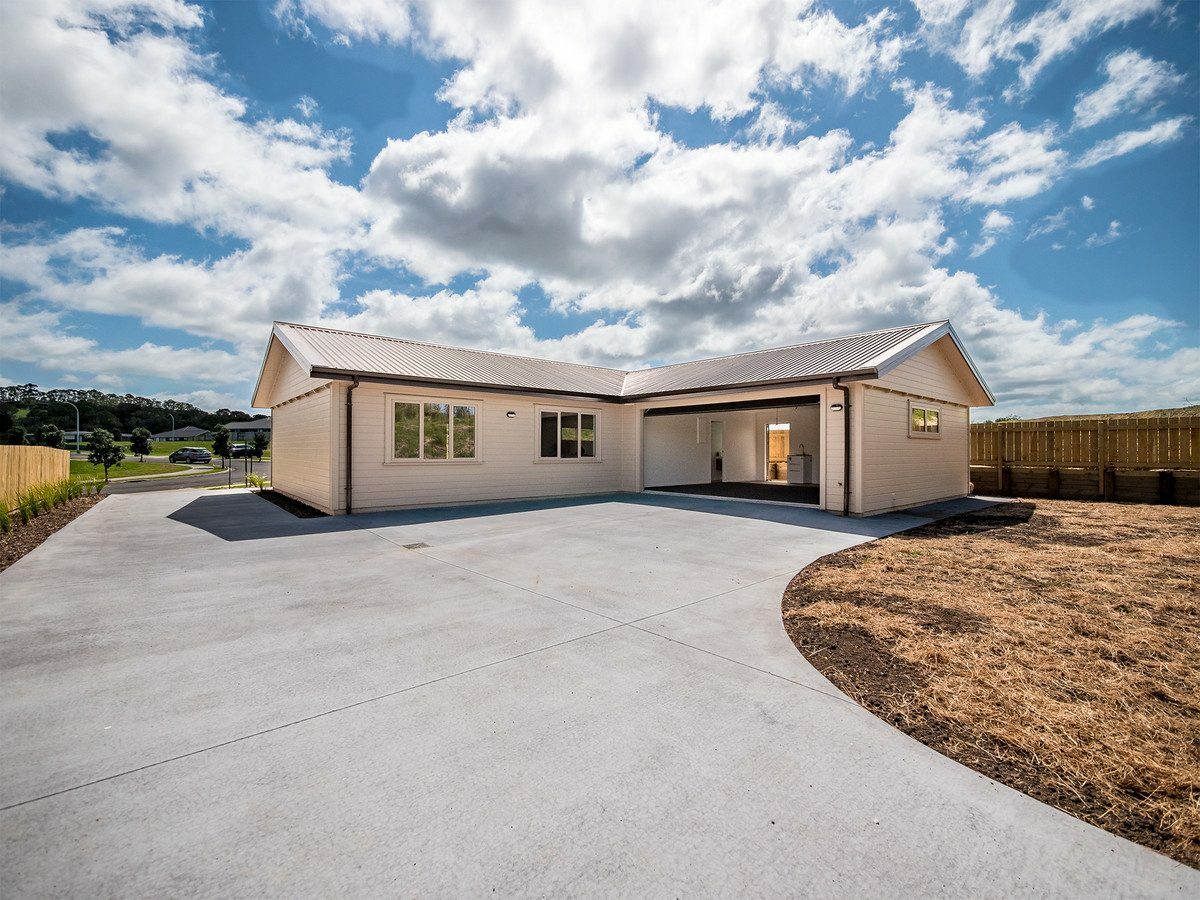 $795,000 - Sun-Filled, Brand-New Home in Paihia’s Exclusive Estate