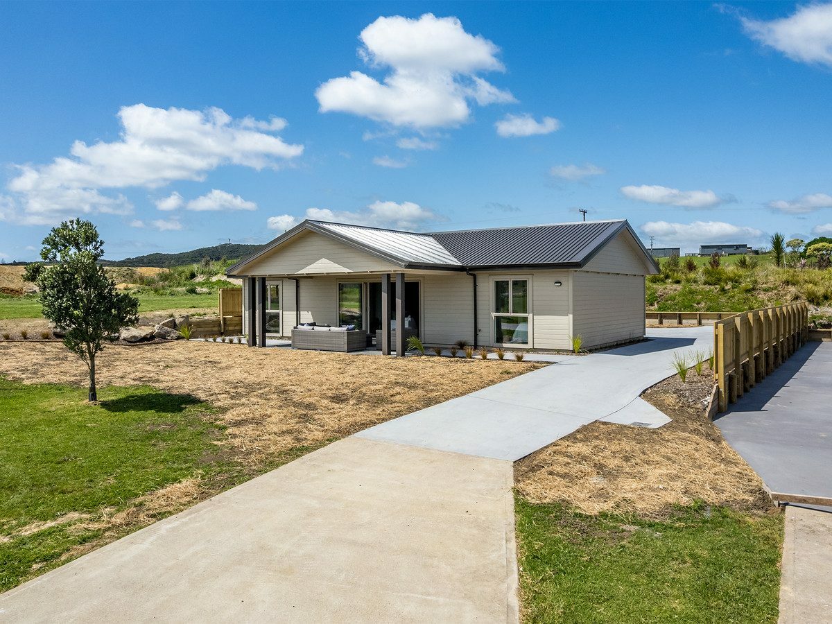 $795,000 - Sun-Filled, Brand-New Home in Paihia’s Exclusive Estate