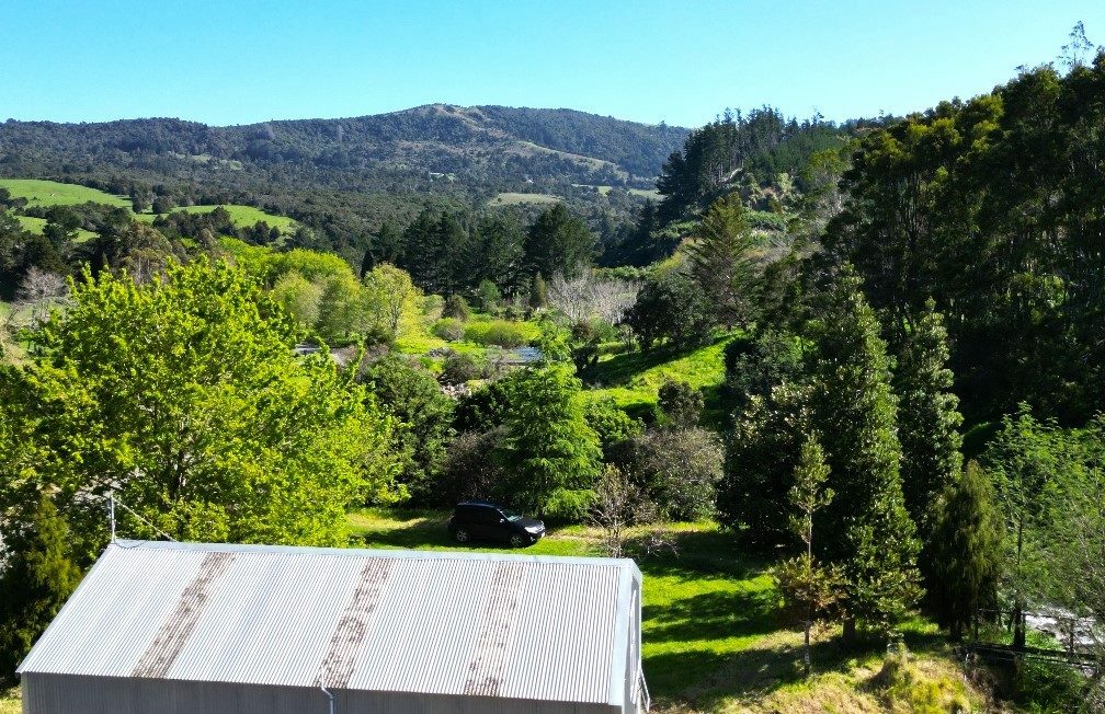 Waimamaku lifestyle with creek