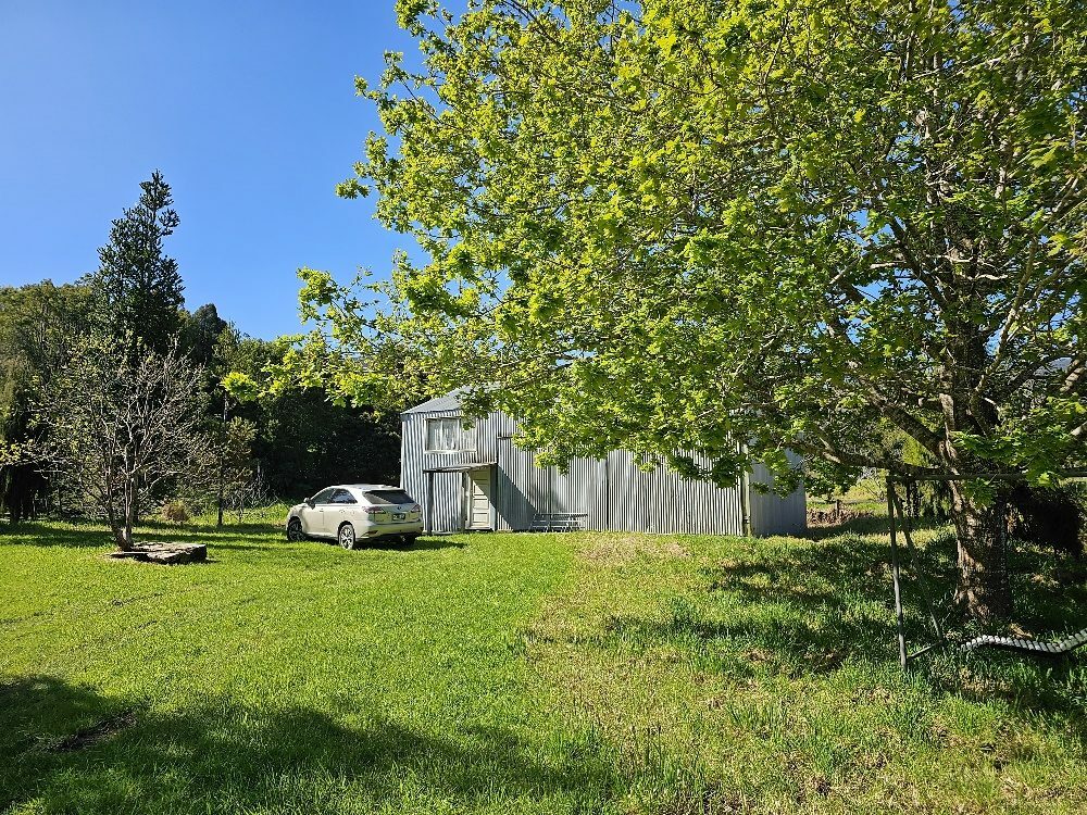 Waimamaku lifestyle with creek