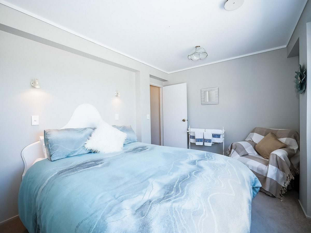 Sun-Soaked Sanctuary with Space & Heart