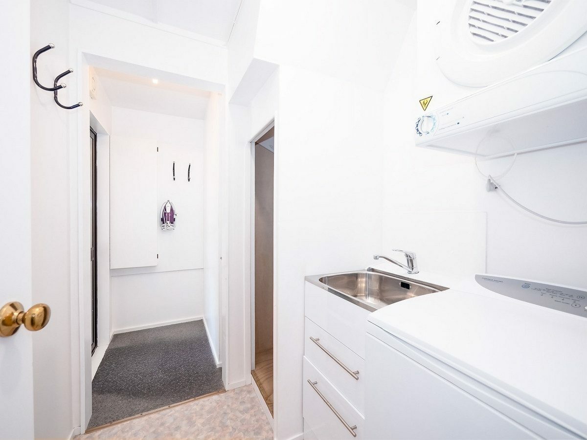 Sun-Soaked Sanctuary with Space & Heart