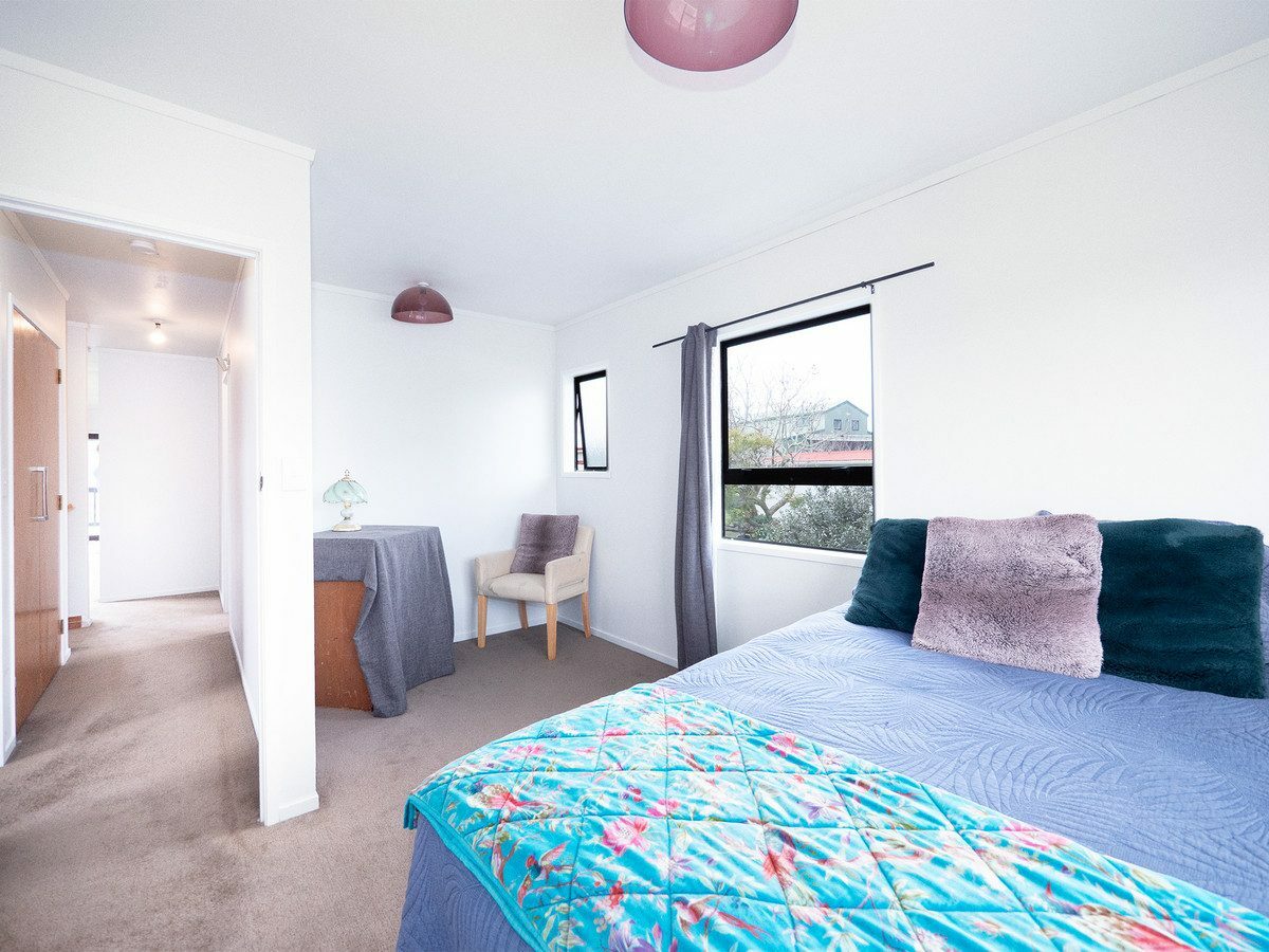 Sunlit Family Sanctuary in the Heart of Haruru