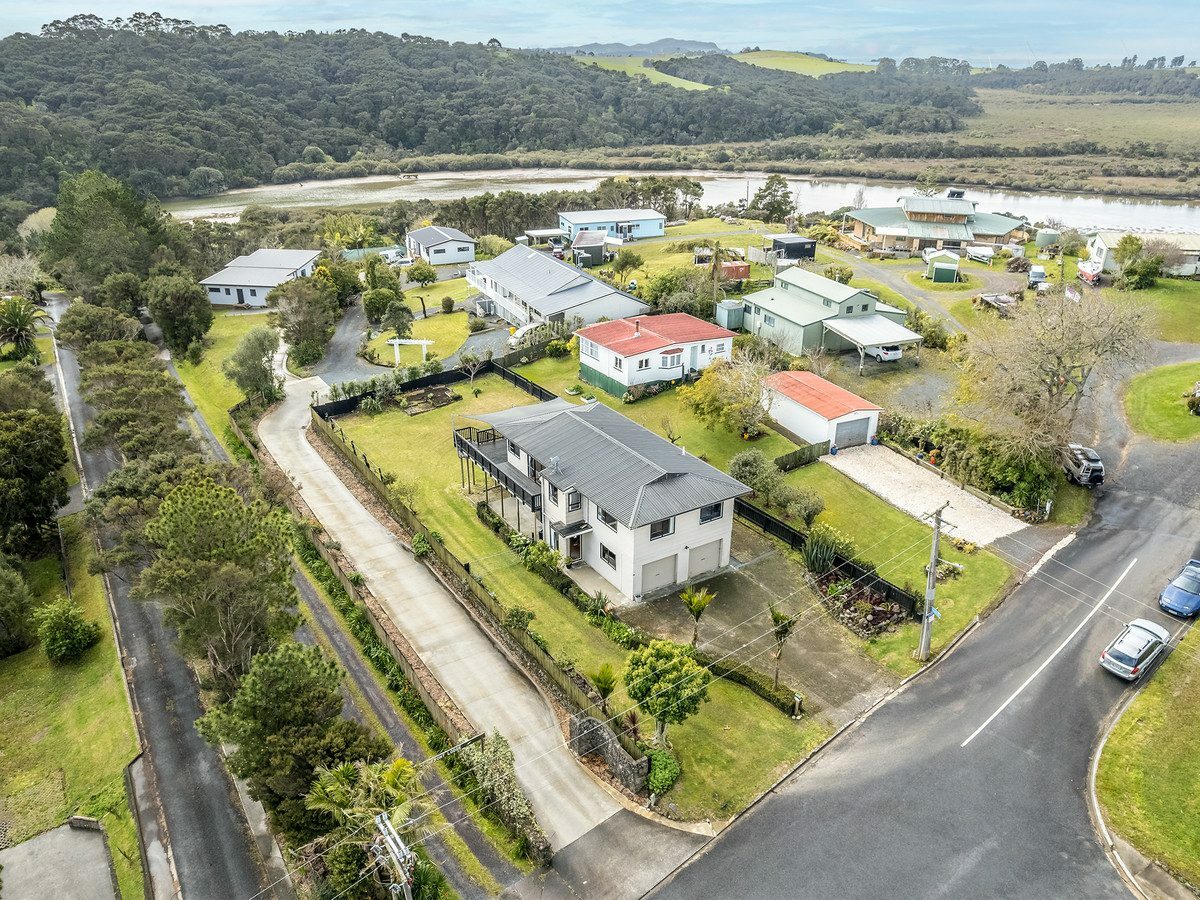 Sunlit Family Sanctuary in the Heart of Haruru