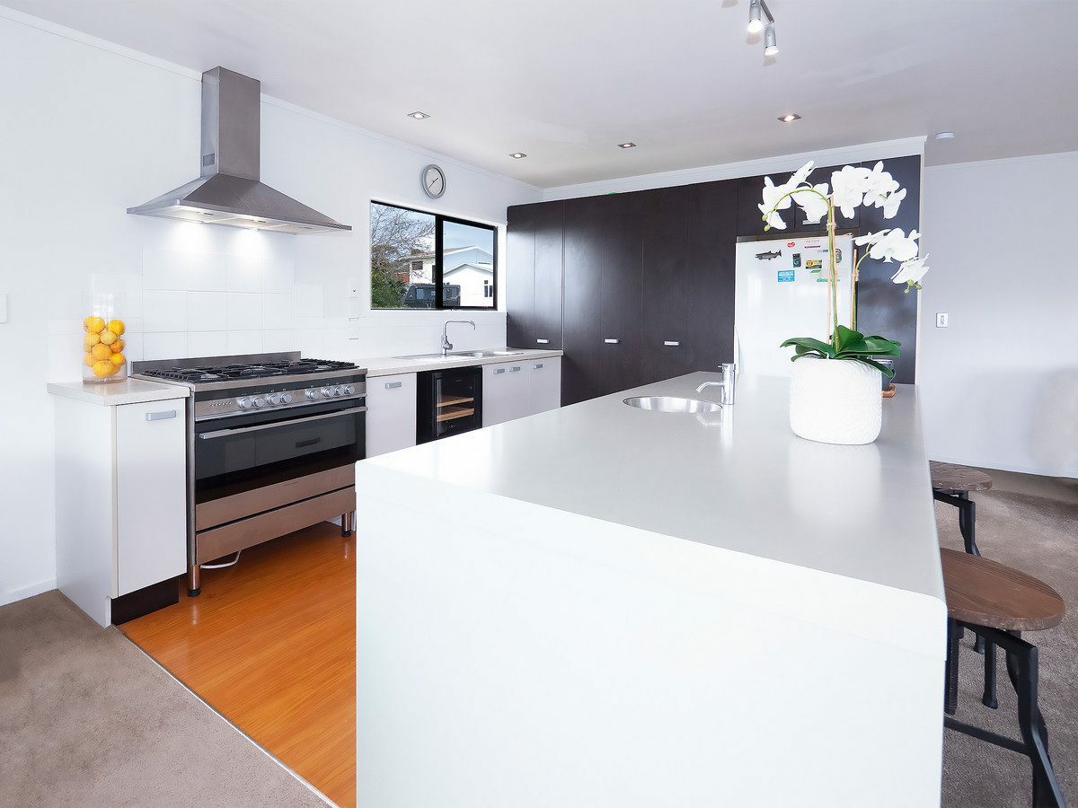 Sunlit Family Sanctuary in the Heart of Haruru