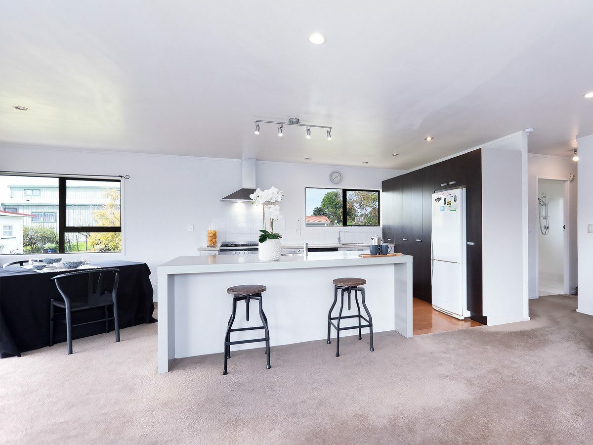 Sunlit Family Sanctuary in the Heart of Haruru