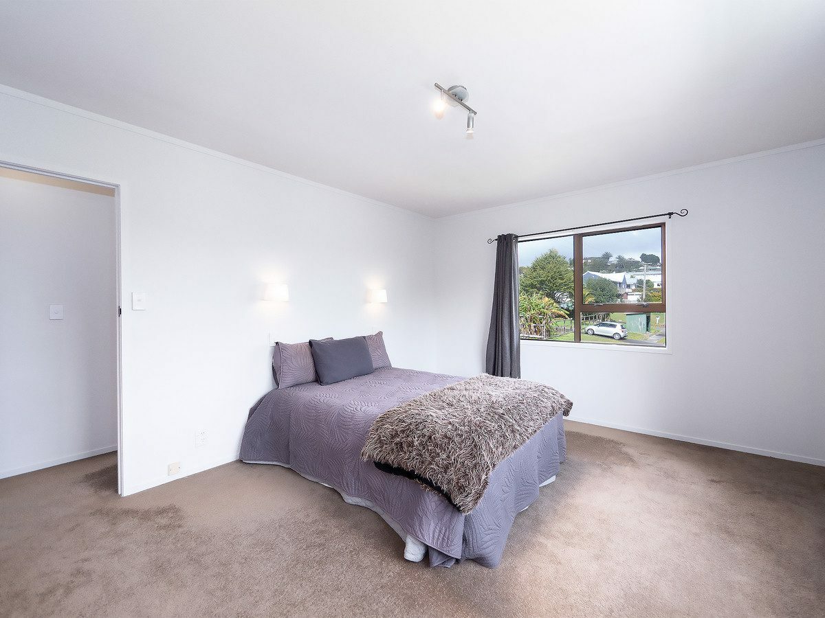 Sunlit Family Sanctuary in the Heart of Haruru