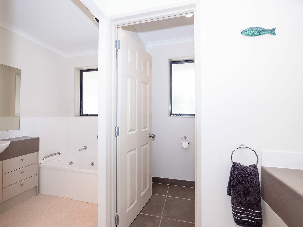 Sun-Filled Single-Level Living in the Heart of Paihia