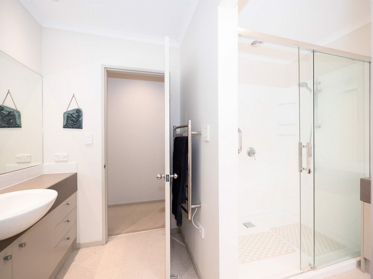 Sun-Filled Single-Level Living in the Heart of Paihia