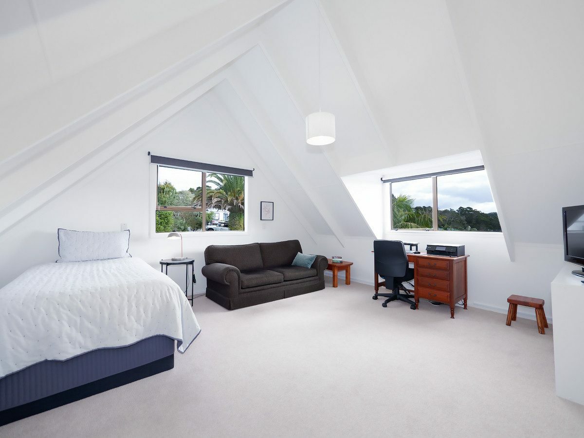 Coastal Charm, Space and Possibilities