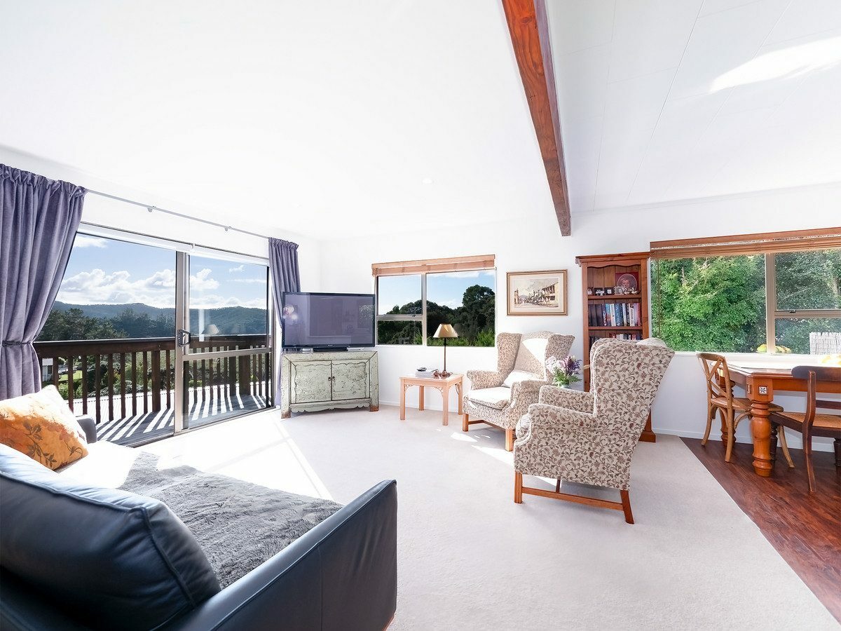 Coastal Charm, Space and Possibilities