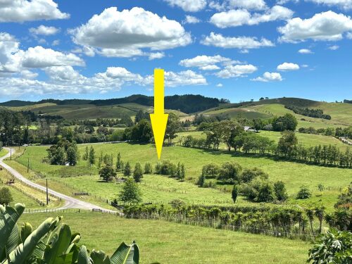 A Charming, Character filled 3.9 ha - (9.8 acres)